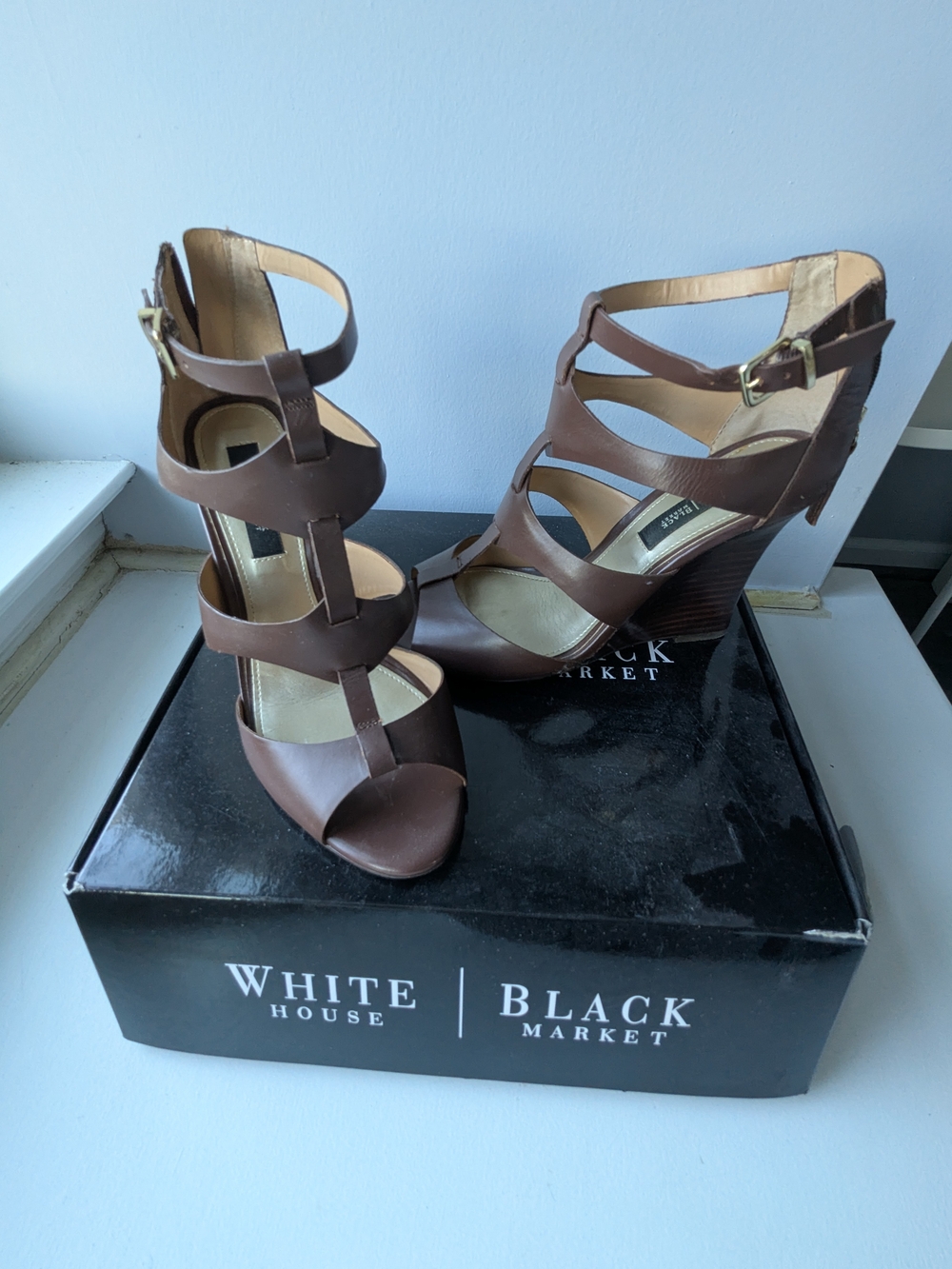 White House Black Market Brown Strappy T‑Bar Wedge Sandals